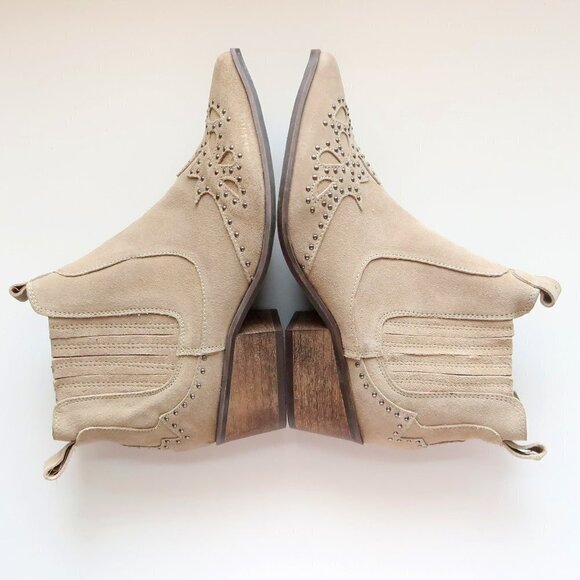 Matisse x Amuse Society Beige Suede Leather Studded Western Ankle Boots Booties - Picture 11 of 16